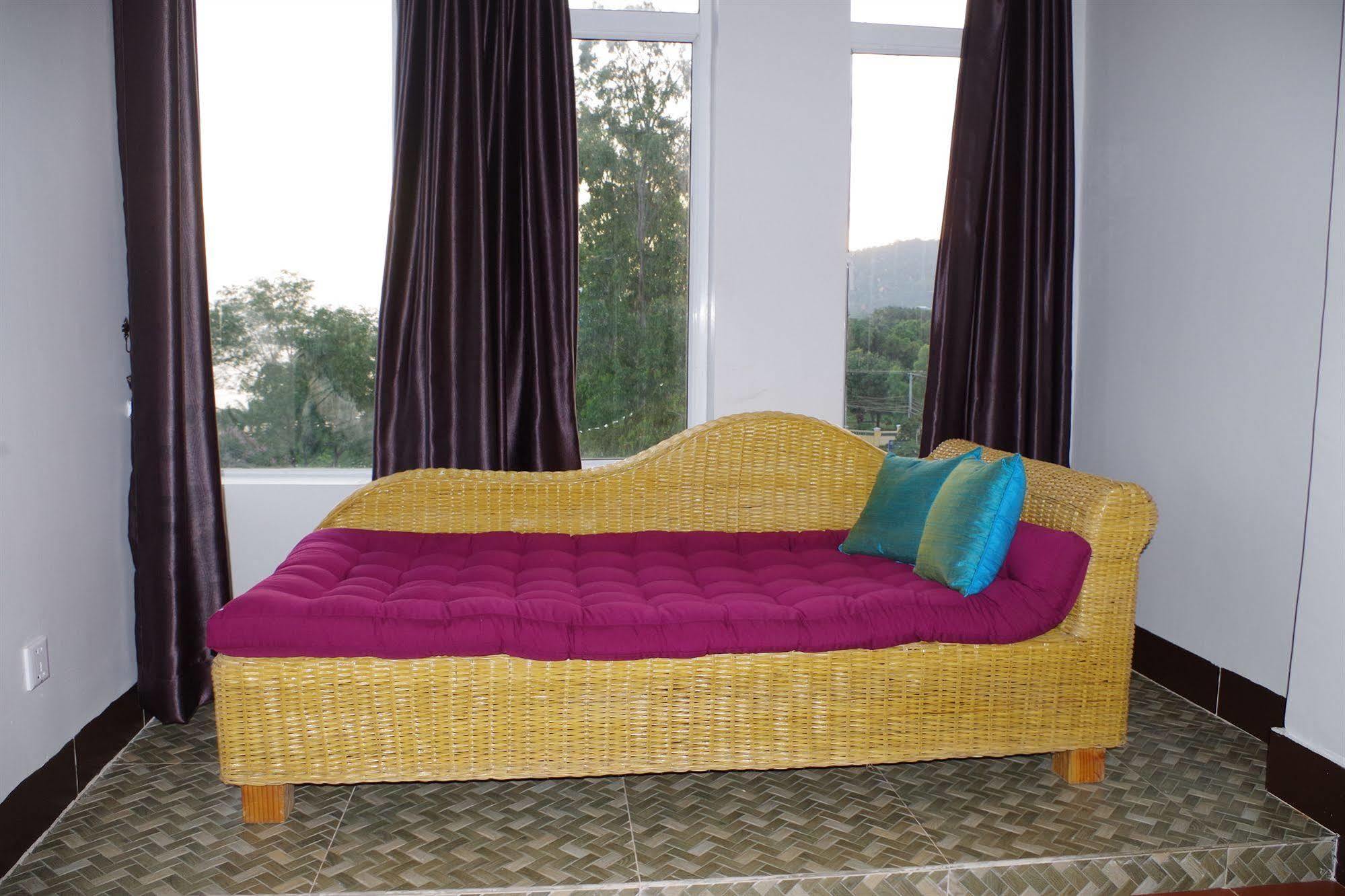 Ocean Breeze Hotel And Sky Bar Kep Exterior foto