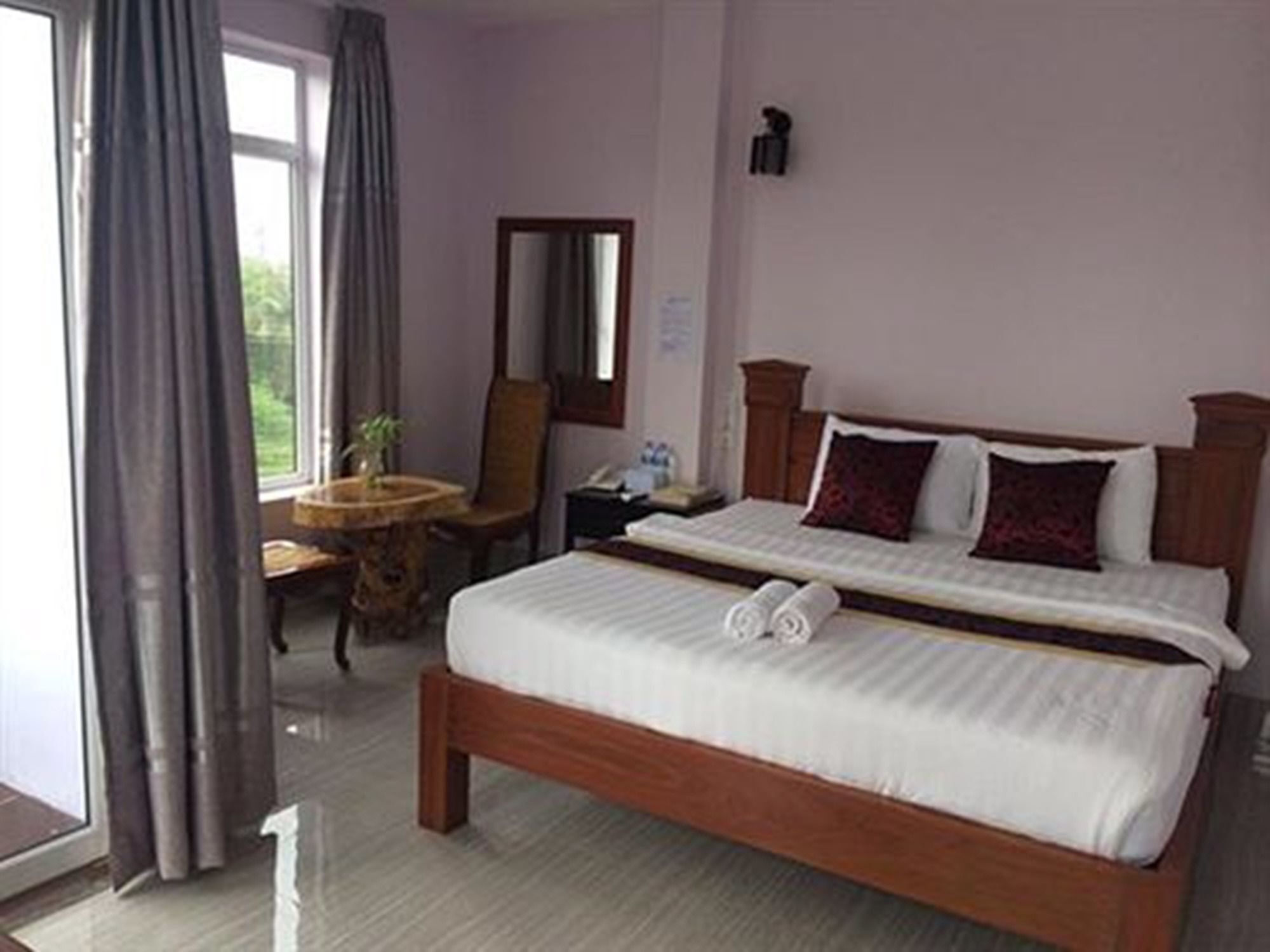 Ocean Breeze Hotel And Sky Bar Kep Exterior foto