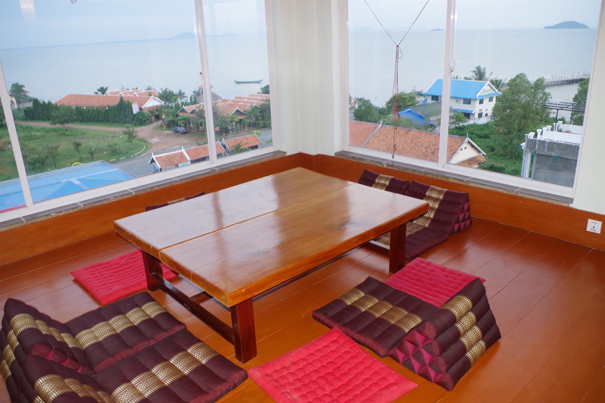 Ocean Breeze Hotel And Sky Bar Kep Exterior foto